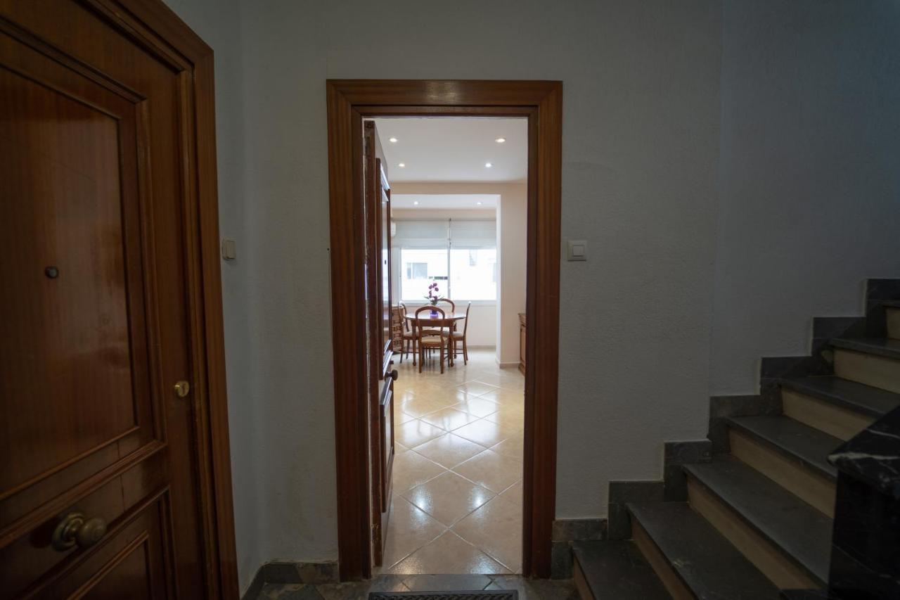 Larra Nervion Subway Tranvia Apartment Seville Exterior photo
